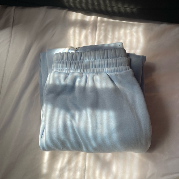 Blue SHEIN sweats - Picture 2 of 2